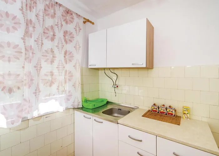 Апартаменты Two-bedroom In Горни-Карин